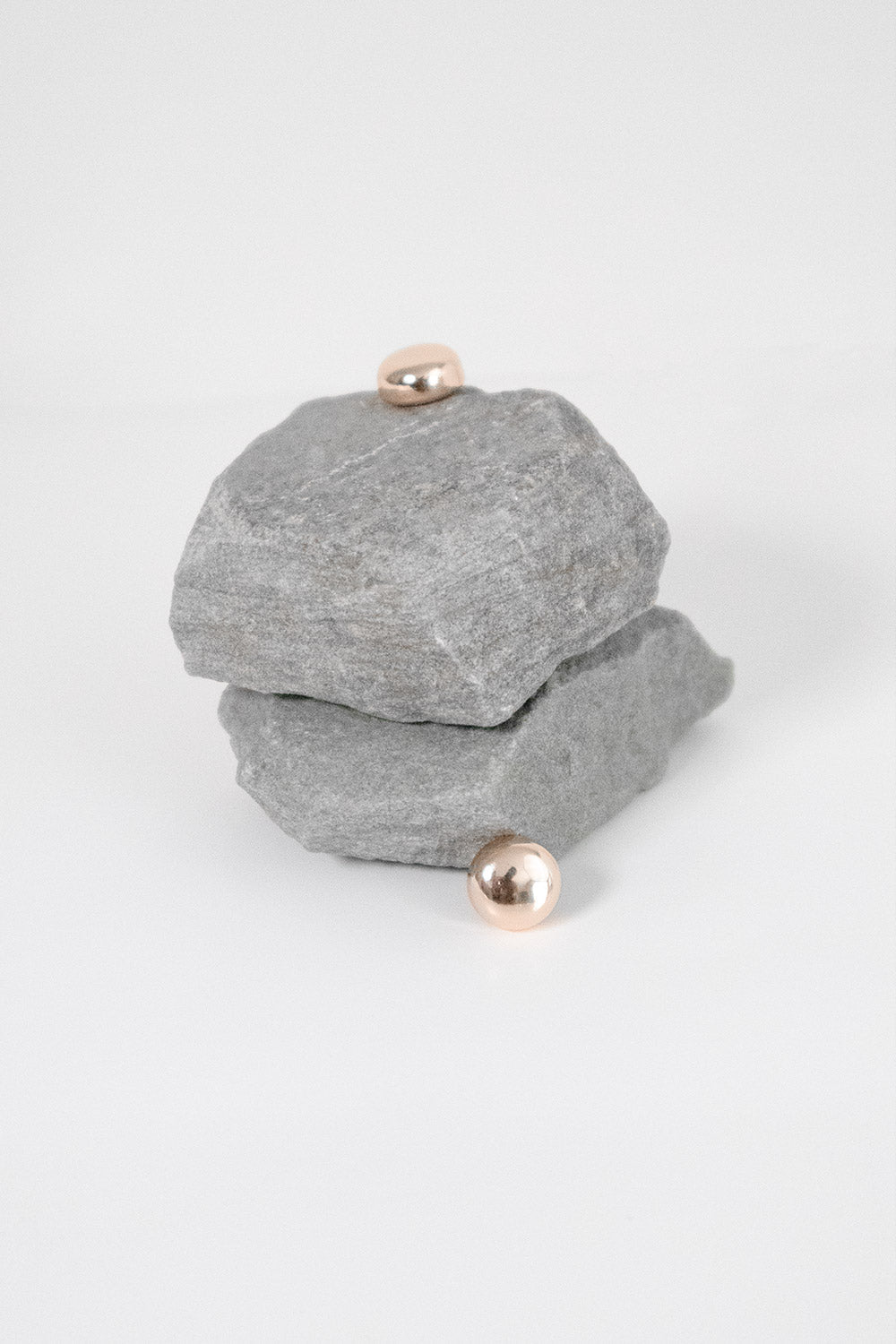 WHISPER HOLD MAGNET PINS SET - GOLD